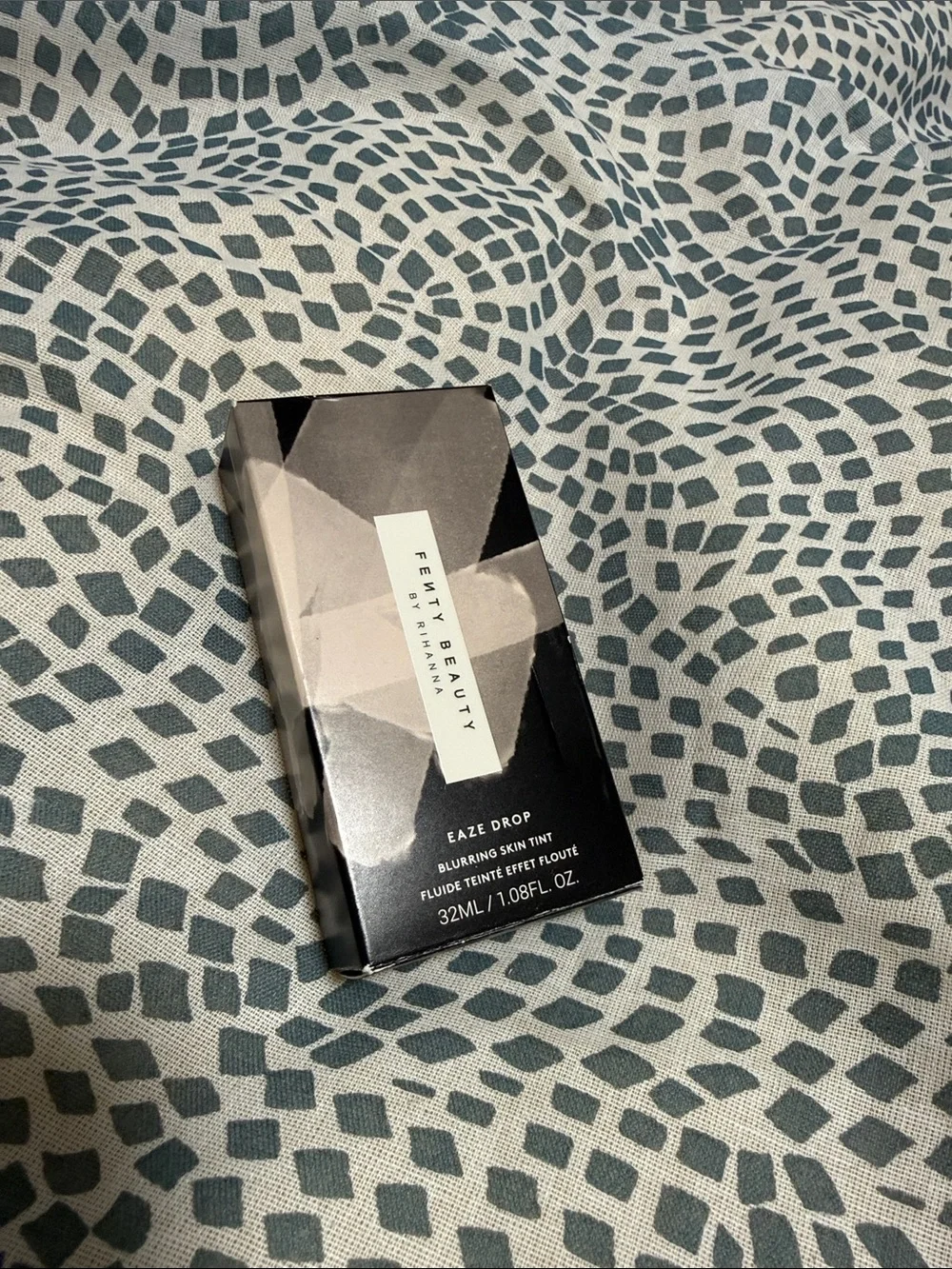 Fenty Beauty Eaze Drop Blurring Skin Tint - shade 4